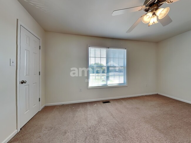 Building Photo - 43 Wolf Creek Ln