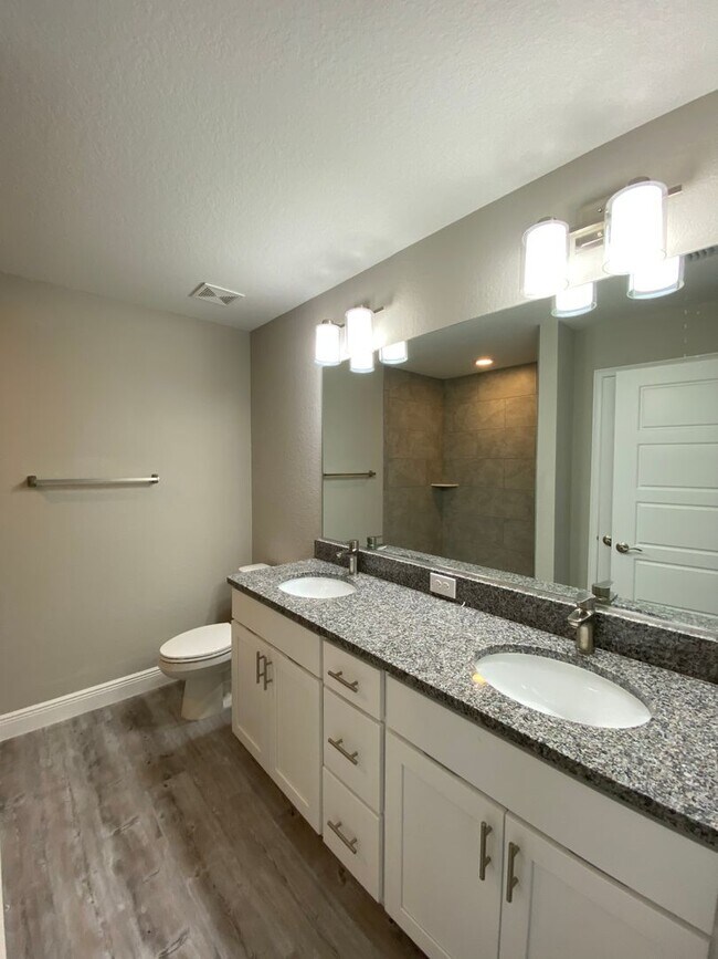 Building Photo - 2 Juniper Way Ln
