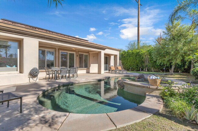 Building Photo - 35 Calle La Reina