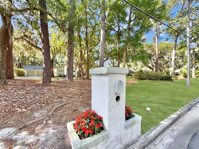 Building Photo - 490 Strathy Hall Dr