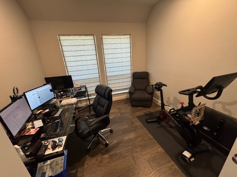 Building Photo - 801 Dragon Banner Dr