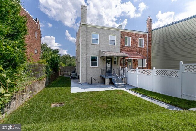 Building Photo - 3922 East Capitol St NE