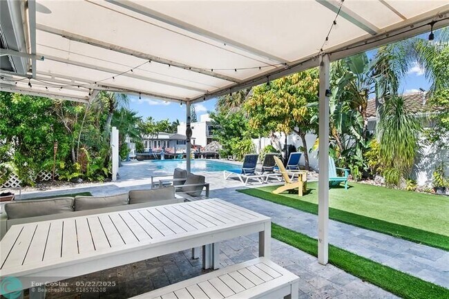 Building Photo - 2801 NE 59th St