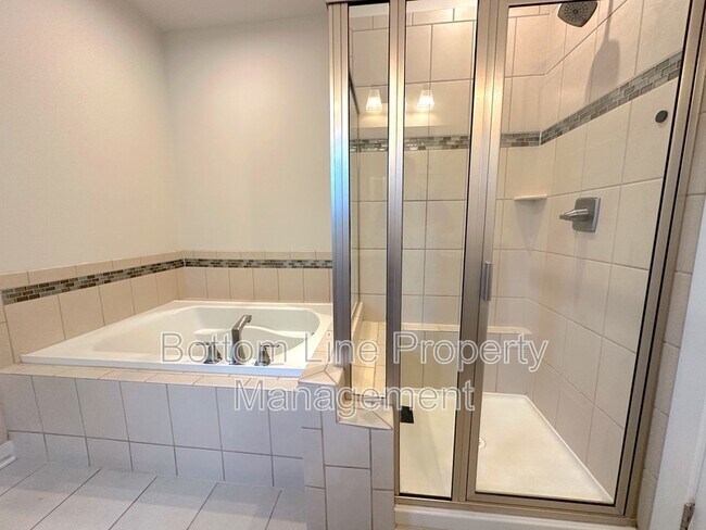 Building Photo - 5087 Crabapple Ln