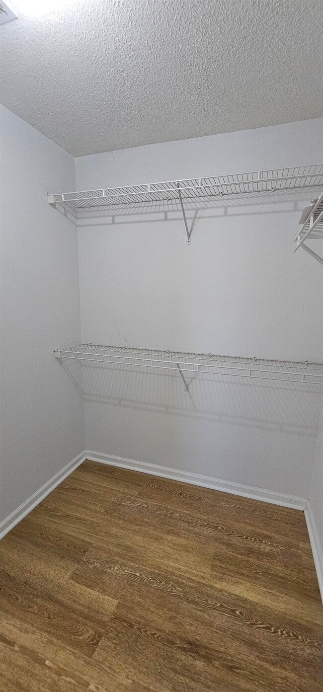 Building Photo - 2273 Huntingdon Dr