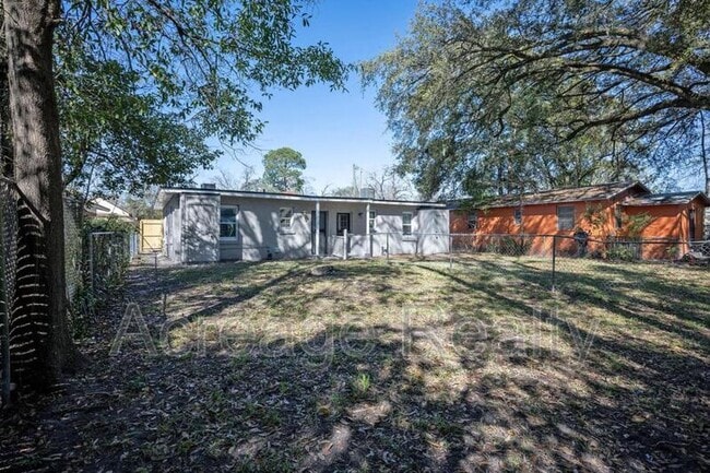 Building Photo - 2036 W 11th St
