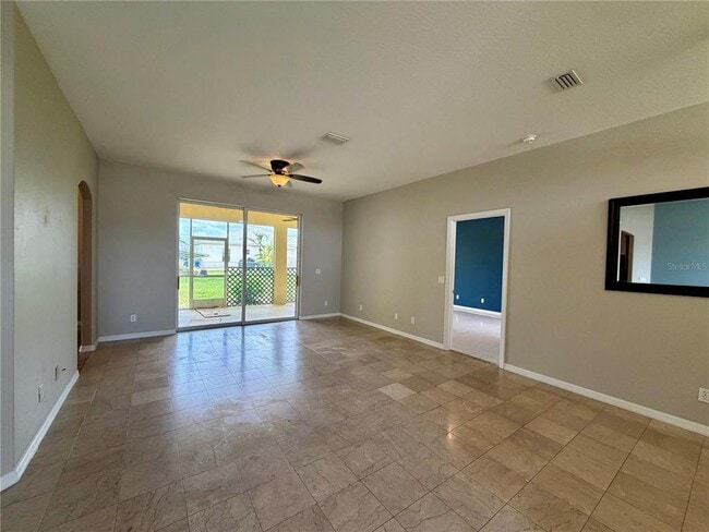 Building Photo - 1204 S San Mateo Dr