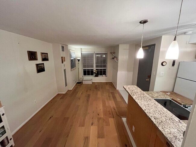 Building Photo - 1756 Corcoran St NW