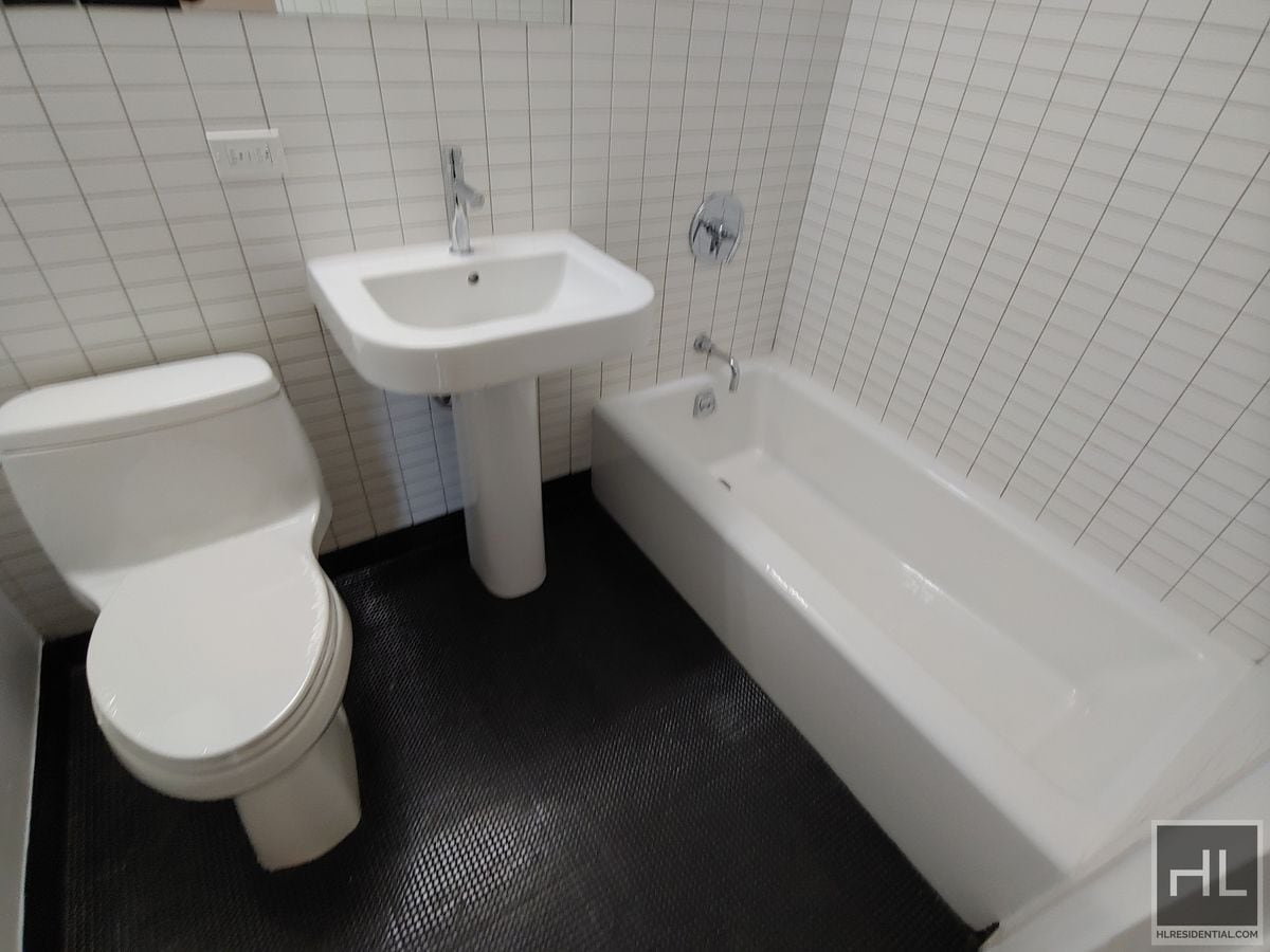 Building Photo - East 39th Street