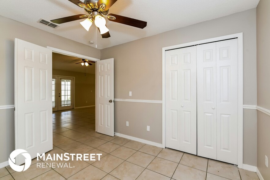 Building Photo - 10624 Lake Ralph Dr