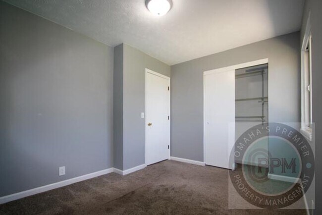 Building Photo - Beautiful 3Bd/2Ba home in Omaha, NE | Finished Basement!
