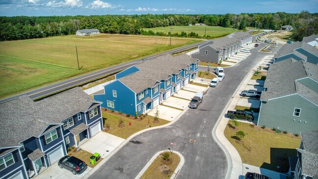 Building Photo - 103 S Grassland Rd