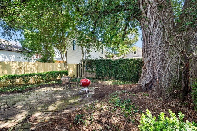 Building Photo - 2013 Decatur St