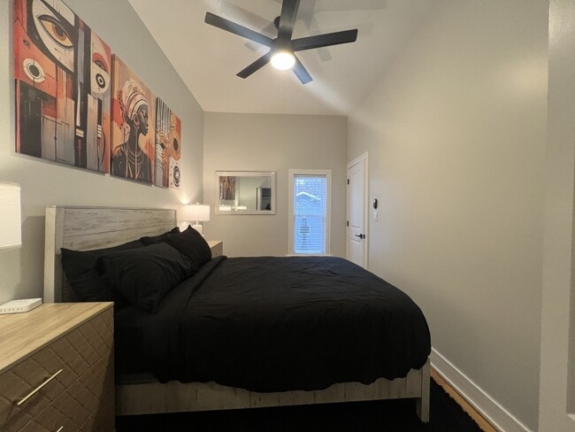 Building Photo - 6613 S Langley Ave