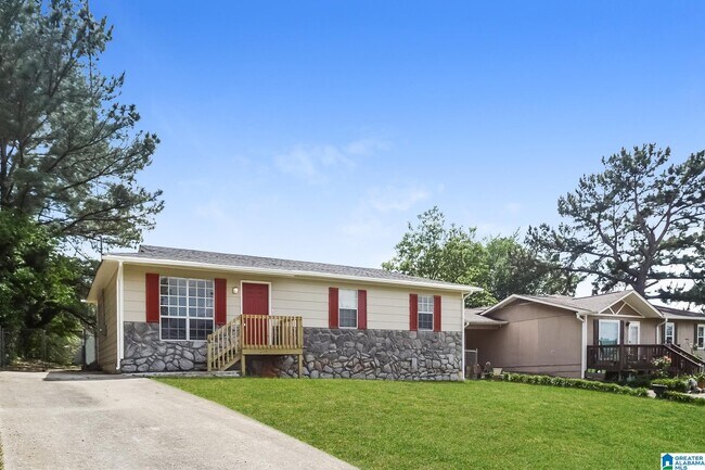 Building Photo - 541 Closhire Ln