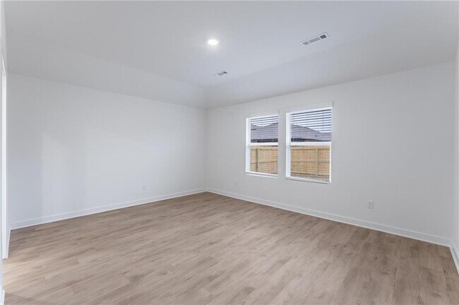 Building Photo - 4611 W Barhem Dr