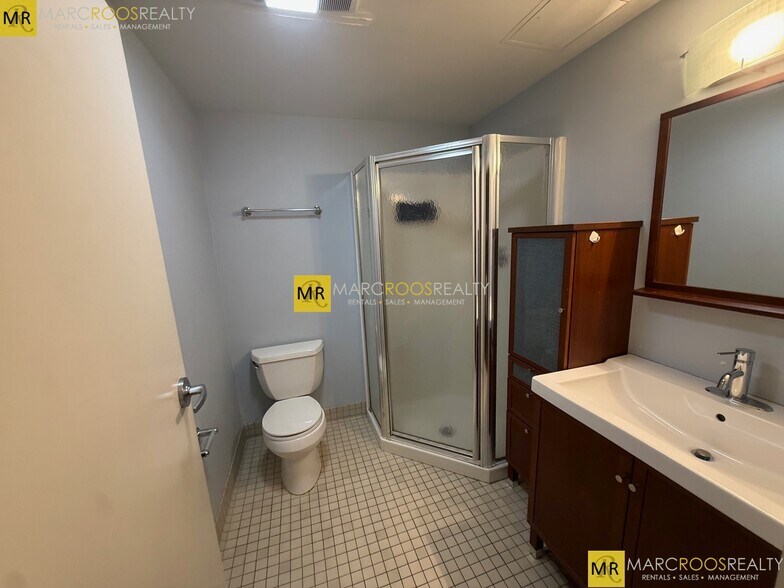 Building Photo - 534 Commonwealth Ave