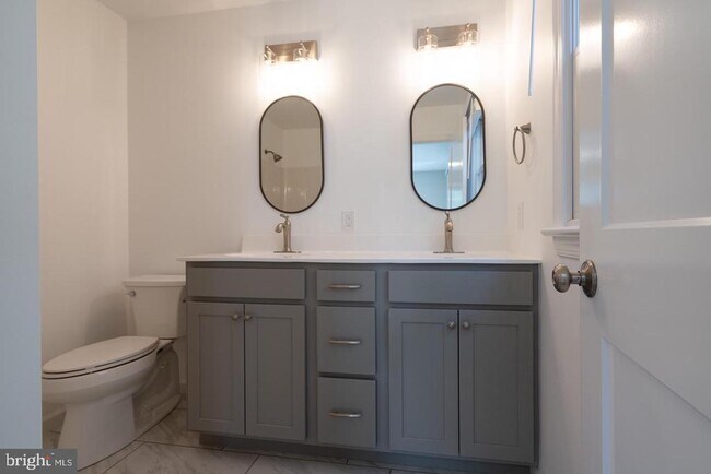 Building Photo - 90 Main St