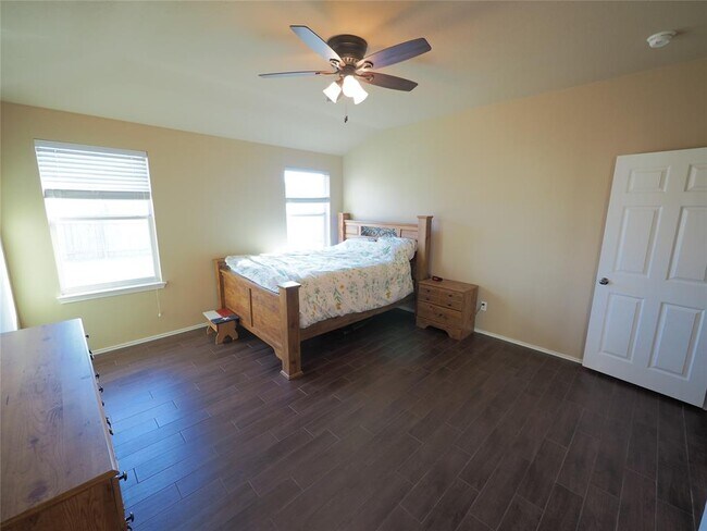 Building Photo - 7800 Little Deer Trail