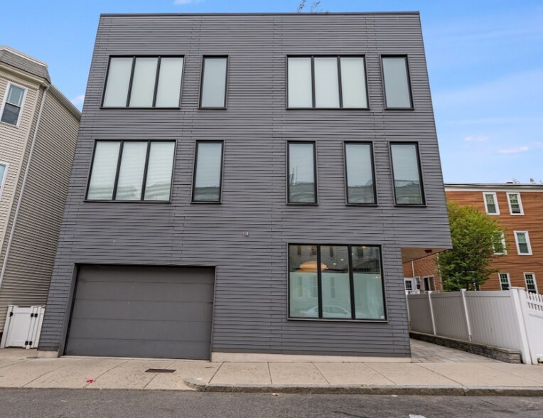 Building Photo - 14 I St