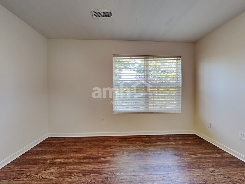 Building Photo - 4498 Megan Danielle Dr