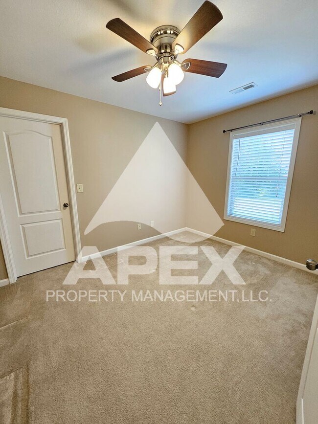 Building Photo - West Knoxville – Beautifully Upgraded - 3 ...
