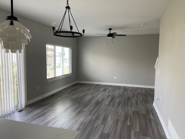 Building Photo - Newer build single family home!