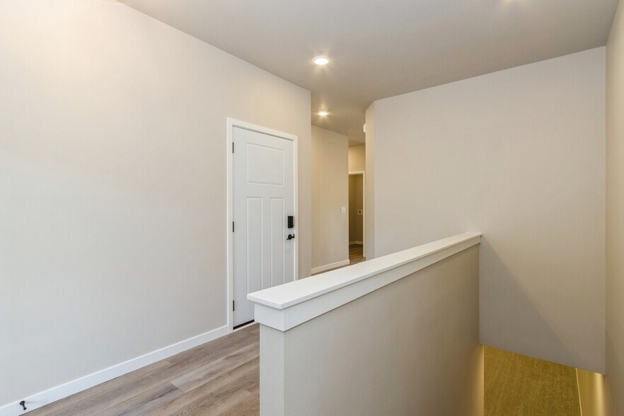 Building Photo - 1025 Switchgrass Ln