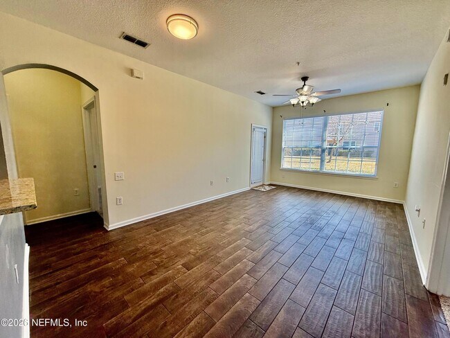 Building Photo - 7990 Baymeadows Cir E