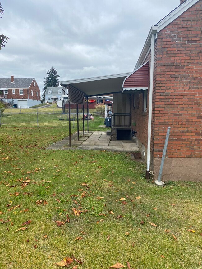 Building Photo - 308 Owens Ave