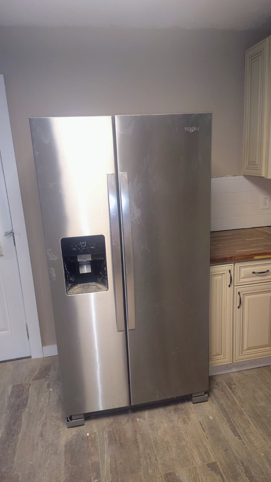New appliances - 2626 Vucrest Ave