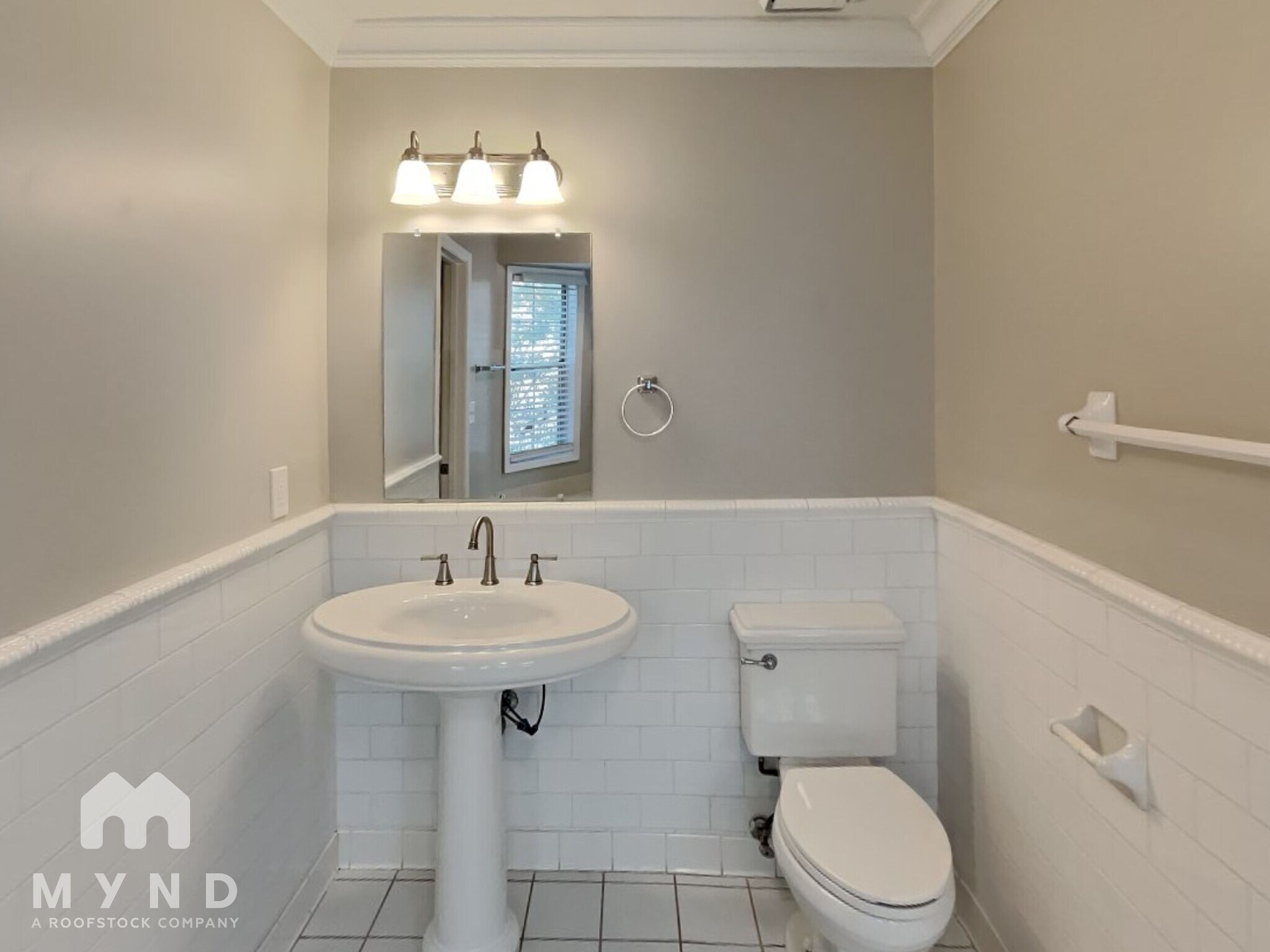 Building Photo - 5210 Laurel Bridge Dr SE