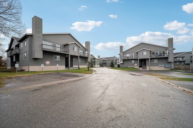 Building Photo - ReNew Bayshore Townhomes