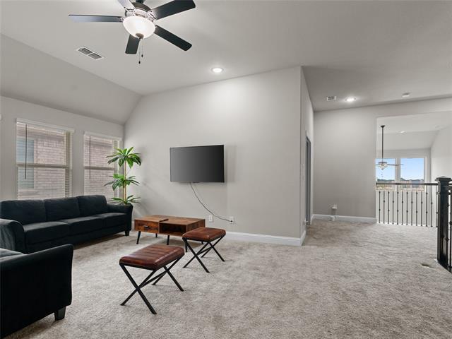 Building Photo - 2333 Willow Garden Dr
