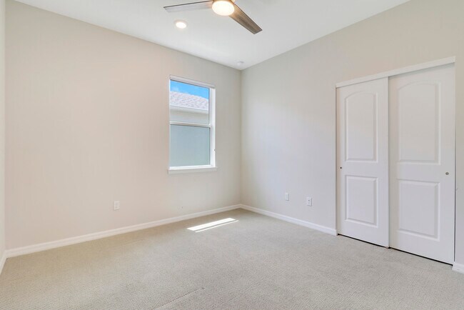 Building Photo - 12545 SW Gray Fox Ln