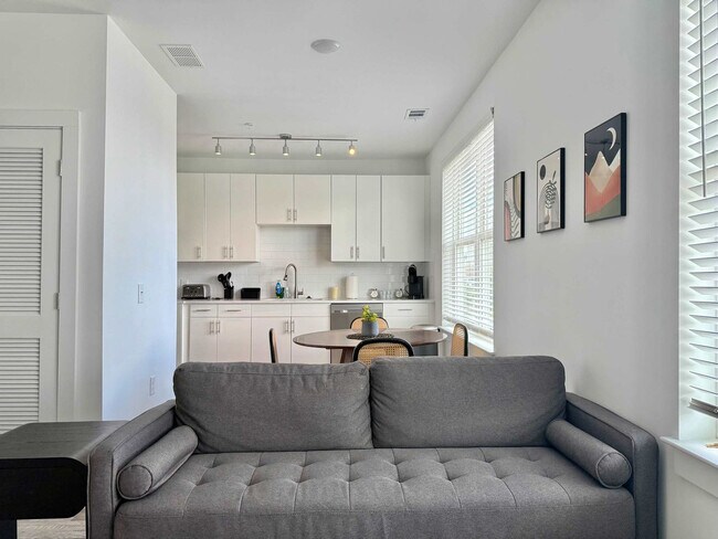 Primary Photo - 542 Boulevard NE