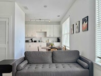 Building Photo - 542 Boulevard NE