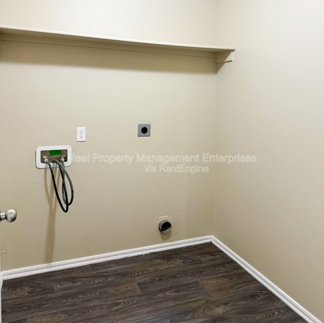 Building Photo - 13229 Bridgewater Dr