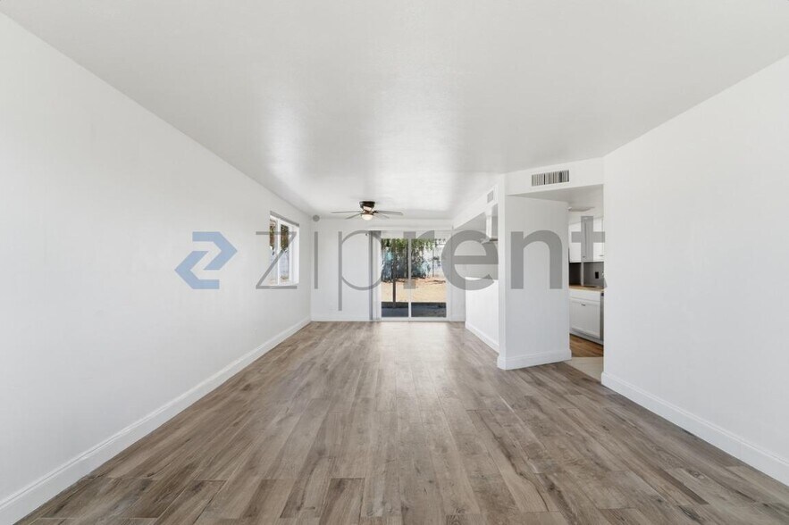 Building Photo - 9037 N 14th St