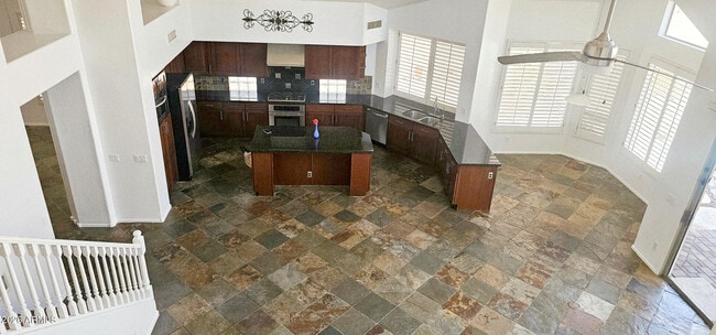 Building Photo - 9720 E Davenport Dr