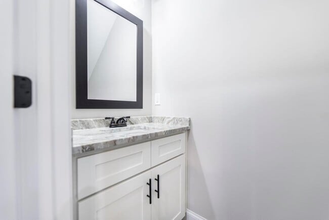 Building Photo - 316 Beau Claire Cir