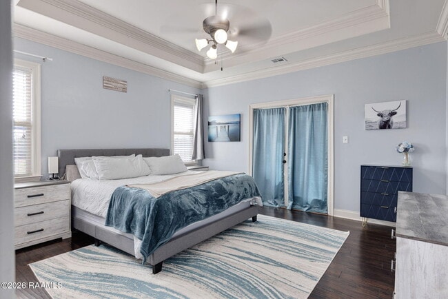 Building Photo - 300 Overbrook Dr