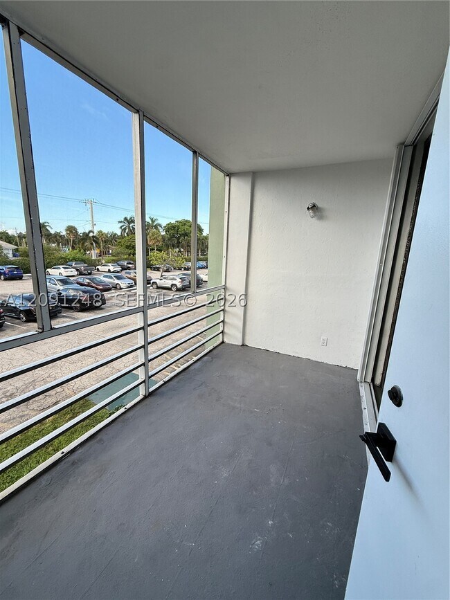 Building Photo - 2761 Taft St