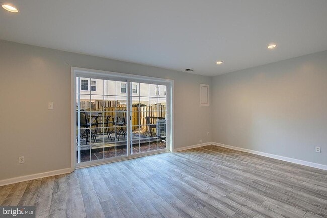 Building Photo - 1844 Sharwood Pl