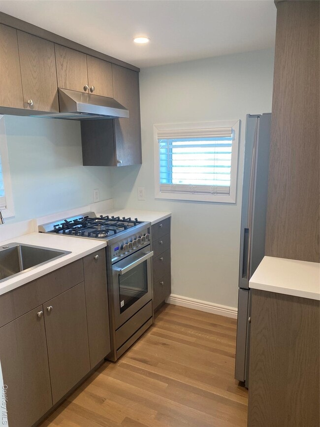 Building Photo - 75 W Washington Ave