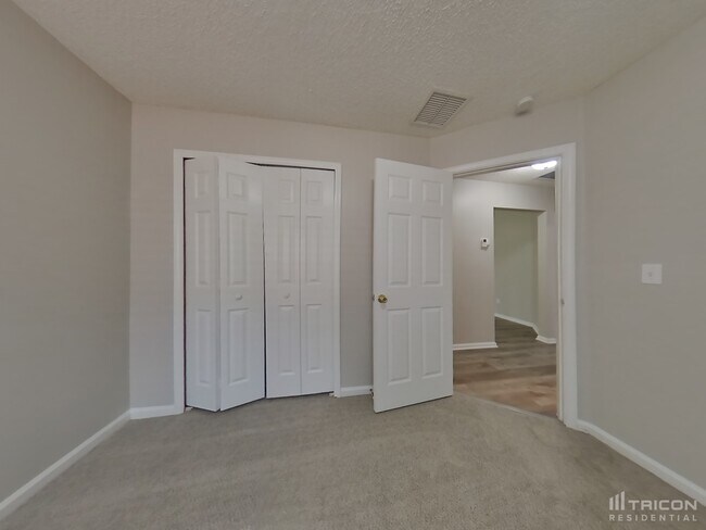 Building Photo - 1127 Summer Springs Drive