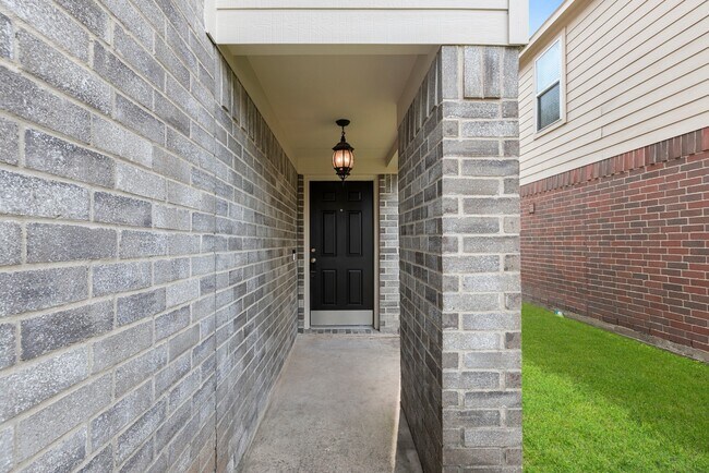 Building Photo - 4818 Fair Oak Dale Ln