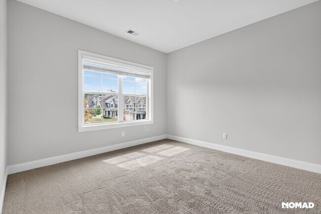 Building Photo - Spacious 5BR House in Buford