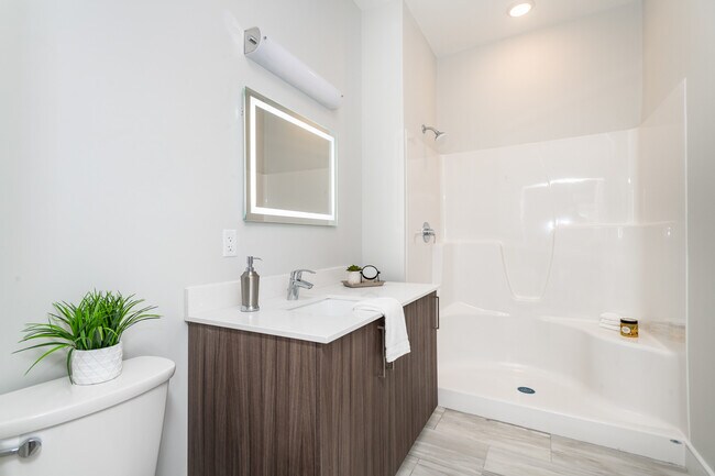 Building Photo - 16 Laurel St