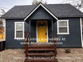 Building Photo - 305 E Teena St